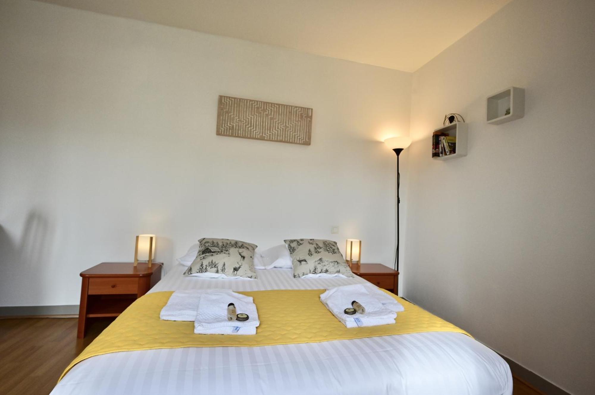 Hotel La Cuisine Des Lulus Montainville  Eksteriør billede