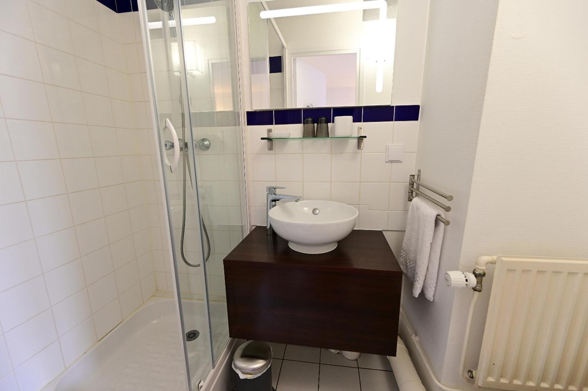 Hotel La Cuisine Des Lulus Montainville  Værelse billede