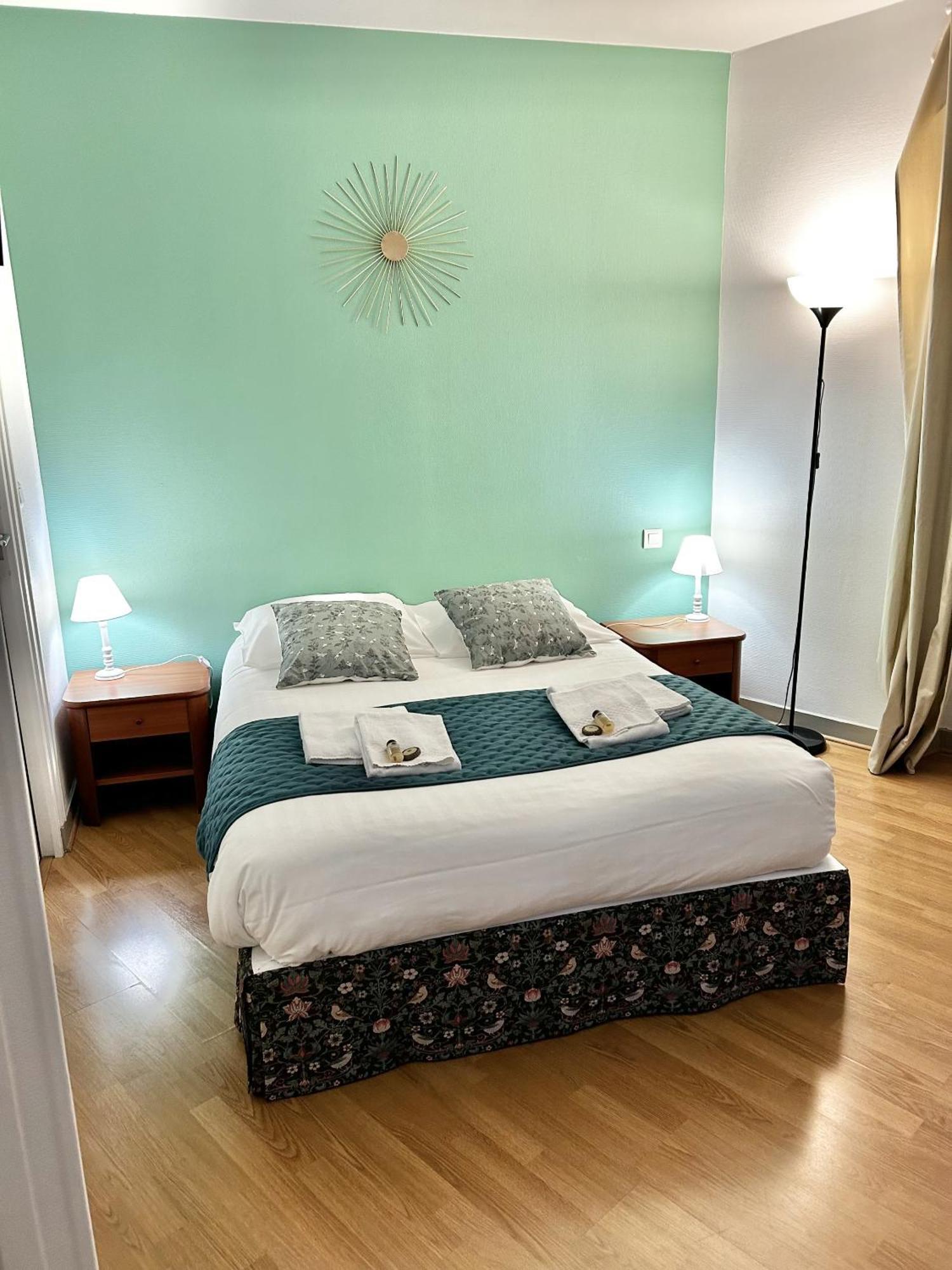 Hotel La Cuisine Des Lulus Montainville  Eksteriør billede